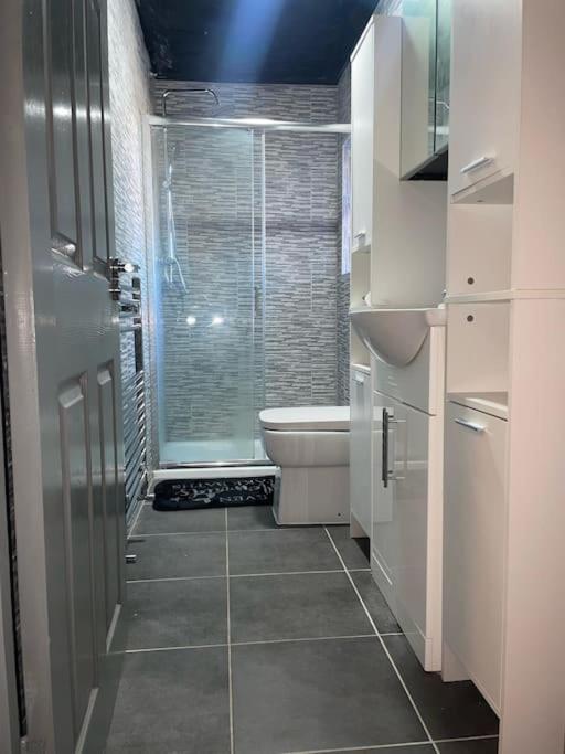 Modern 2 Bedroom Apartment In Derby City Centre Bagian luar foto