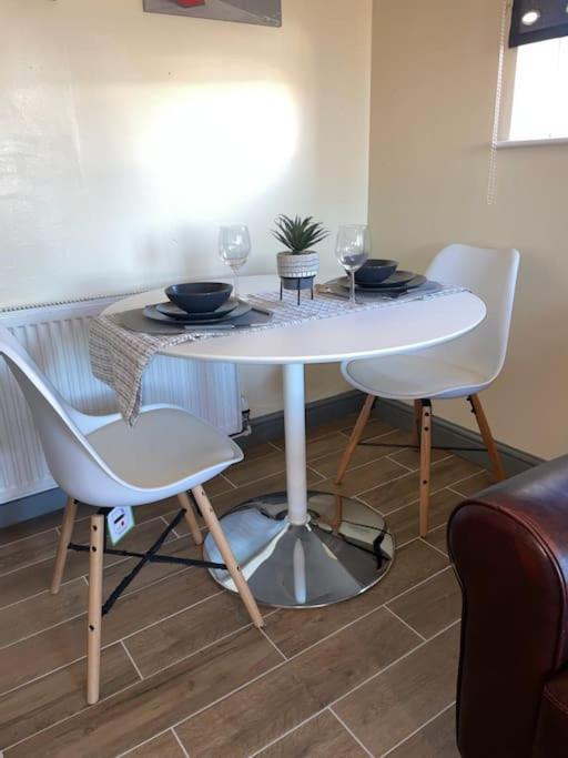 Modern 2 Bedroom Apartment In Derby City Centre Bagian luar foto