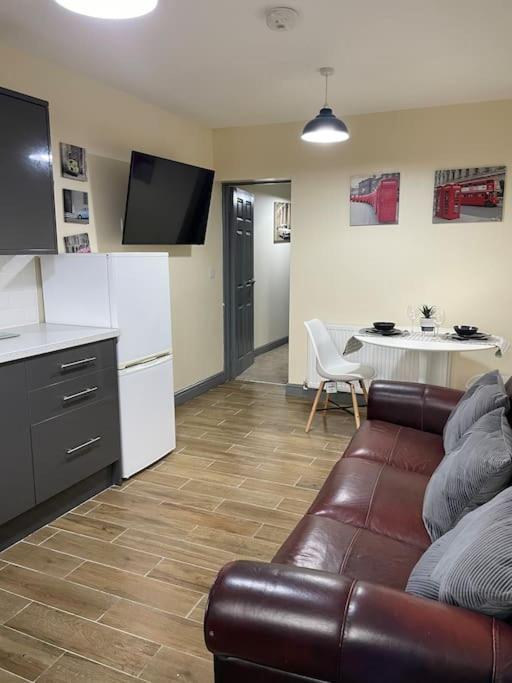 Modern 2 Bedroom Apartment In Derby City Centre Bagian luar foto